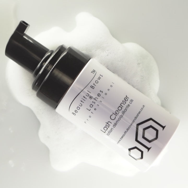 Set de limpiador y cepillo de pestañas